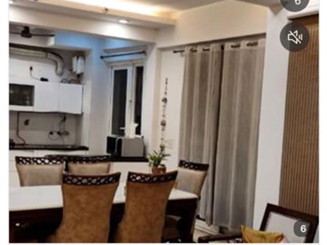 Rental | 4 BHK + 3500 Sq.Ft. Apartment in Mahagun Maestro