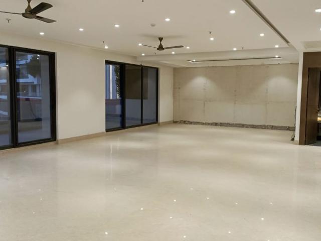 Rental | 4 BHK + 3500 Sq.Ft. Apartment in Samridhi Luxuriya Avenue