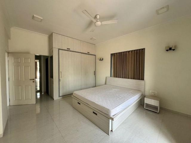 Rental | 4 BHK 3500 Sq.Ft. Independent House in Rakshak CHS