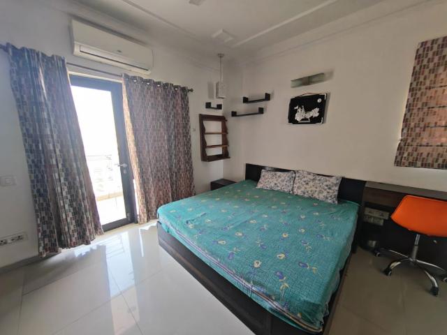 Rental | 4 BHK + 3686 Sq.Yd. Villa in Unitech Espace Nirvana Country