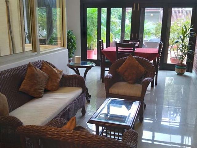Rental | 4 BHK 360 Sq.Yd. Independent House in DLF Phase I