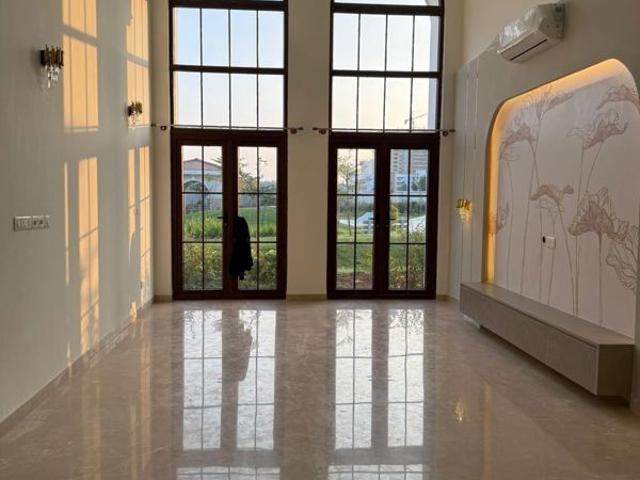 Rental | 4 BHK + 3900 Sq.Ft. Apartment in RMZ Latitude
