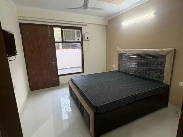 Rental | 4 BHK 4000 Sq.Ft. Apartment in DLF The Pinnacle