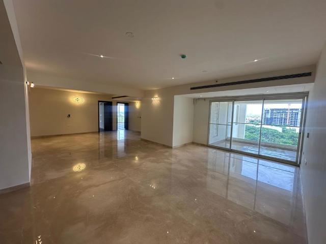 Rental | 4 BHK + 4111 Sq.Ft. Apartment in Prestige White Meadows