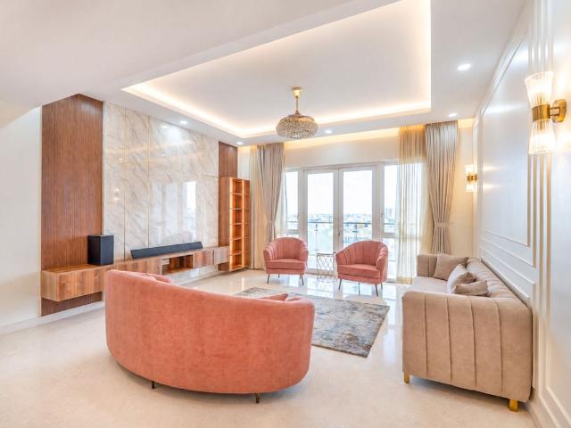 Rental | 4 BHK + 4111 Sq.Ft. Apartment in Prestige White Meadows