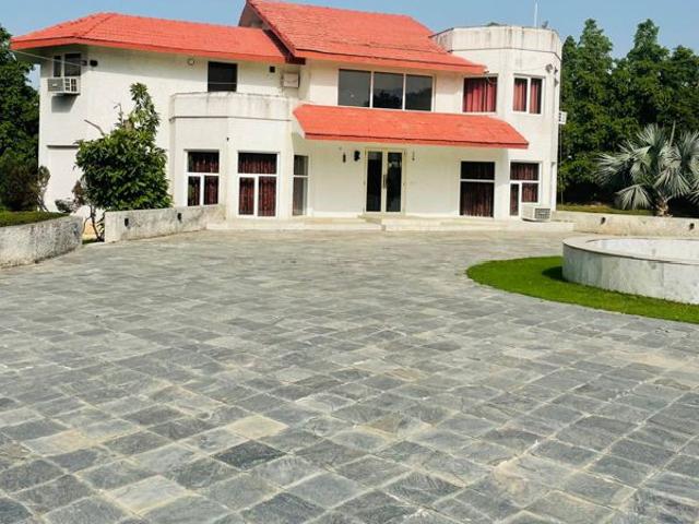 Rental | 4 BHK + 43000 Sq.Ft. Independent House in DLF FARMS