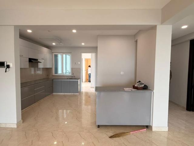 Rental | 4 BHK + 4300 Sq.Ft. Apartment in 3C Lotus 300