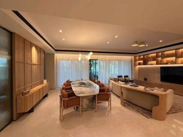 Rental | 4 BHK + 4500 Sq.Ft. Apartment in Juhu