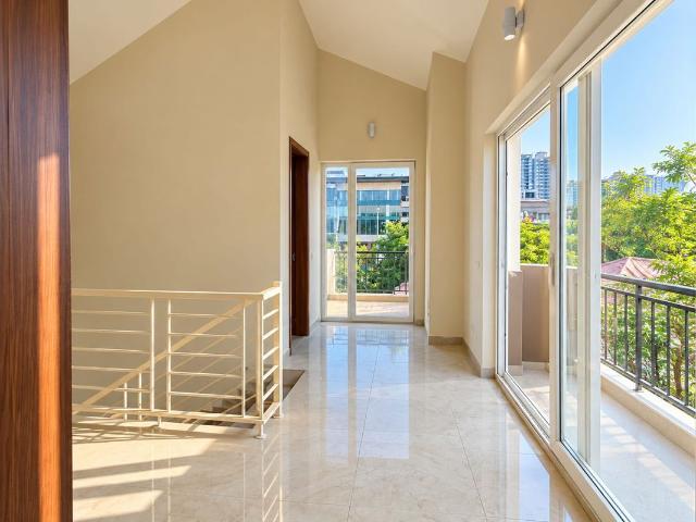Rental | 4 BHK + 4700 Sq.Ft. Apartment in Jaypee Greens Kingswood Oriental