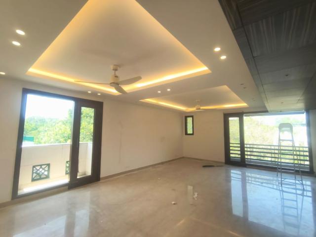 Rental | 4 BHK + 5000 Sq.Ft. Villa in Hauz Khas Enclave