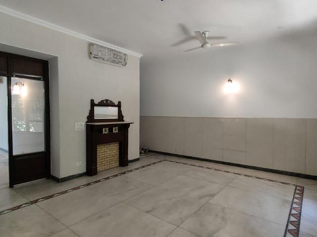 Rental | 4 BHK 5000 Sq.Ft. Independent House in Sushant Lok I