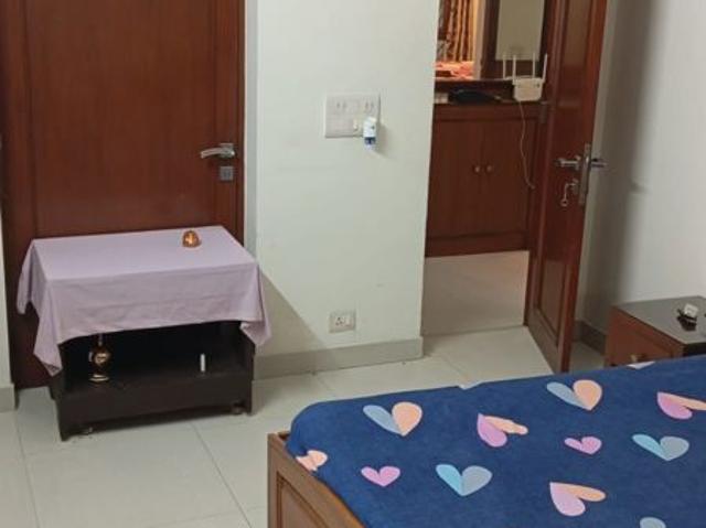 Rental | 4 BHK 500 Sq.Yd. Apartment in Safdarjung Enclave