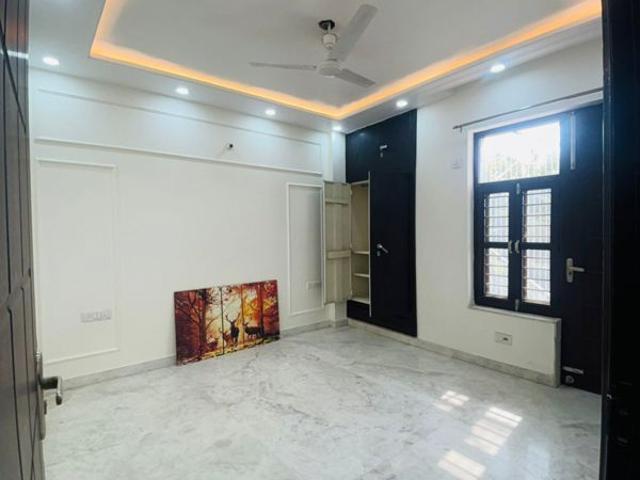 Rental | 4 BHK 535 Sq.Ft. Apartment in New Friends Colony
