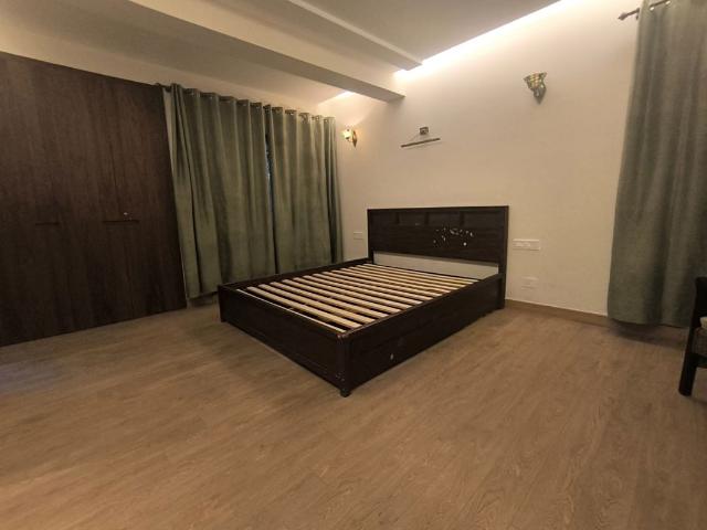 Rental | 4 BHK + 5400 Sq.Ft. Apartment in Vasant Vihar