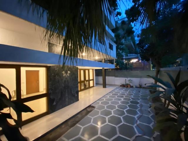 Rental | 4 BHK + 5500 Sq.Ft. Apartment in Safdarjung Development Area
