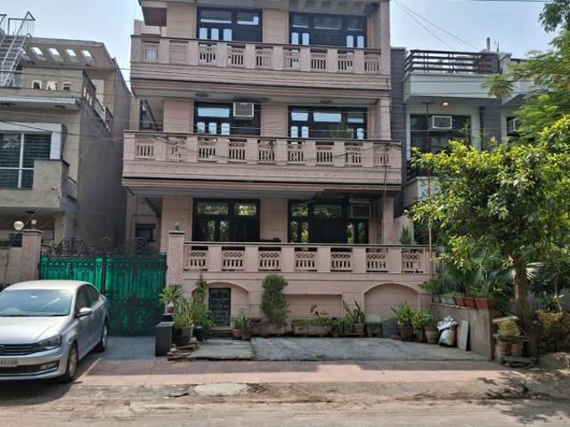 Rental | 4 BHK + 600 Sq.Yd. Independent House in Vasant Vihar
