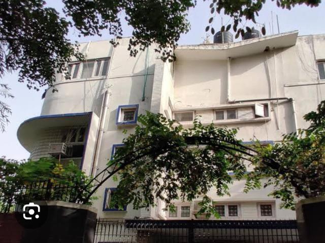Rental | 4 BHK + 850 Sq.Ft. Apartment in Sunder Nagar