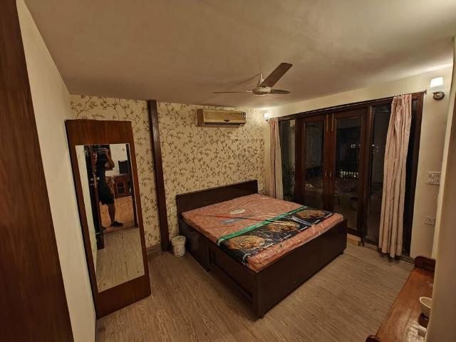 Rental | 4 BHK + Extra Room 400 Sq.Yd. Villa in Vasant Vihar