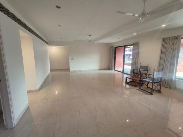 Rental | 4 BHK + Extra Room 4200 Sq.Ft. Apartment in Mantra Mirari