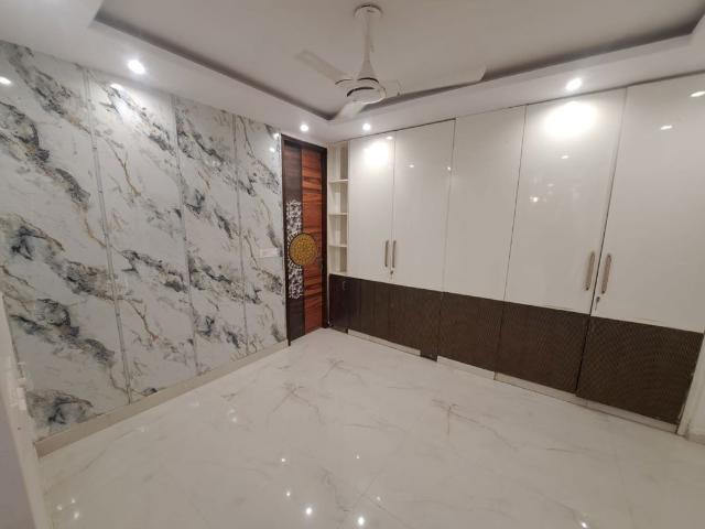 Rental | 4 BHK + Extra Room 7418 Sq.Yd. Apartment in Sector 25