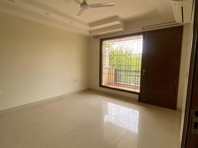 Rental | 4 BHK + Extra Room 2000 Sq.Ft. Apartment in Sector 30