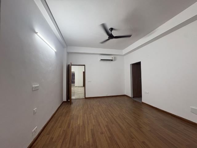 Rental | 4 BHK + Extra Room 2750 Sq.Ft. Apartment in SS Linden