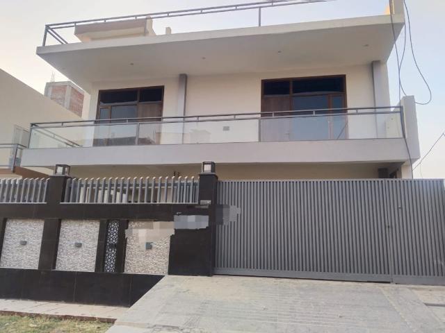 Rental | 4 BHK + Extra Room 300 Sq.Ft. Independent House in Gulshan Botnia