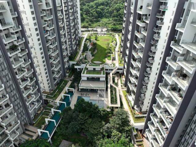 Rental | 4 BHK + Extra Room,Basement,Store Room 2600 Sq.Ft. Apartment in Kalpataru Jade Residences