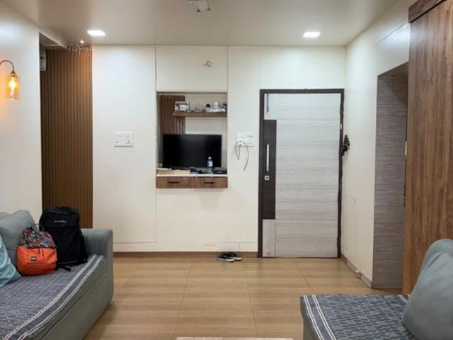 Rental | 4 BHK + Extra Room,Store Room 2000 Sq.Ft. Apartment in Kamgar Putala Vasahat