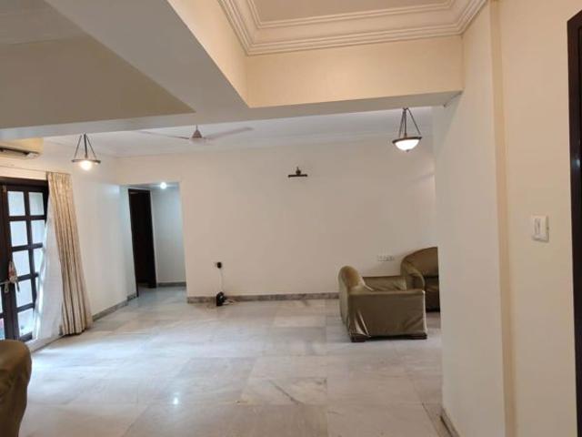 Rental | 4 BHK + Servant Room,Extra Room 1670 Sq.Ft. Apartment in Prabhadevi CHS