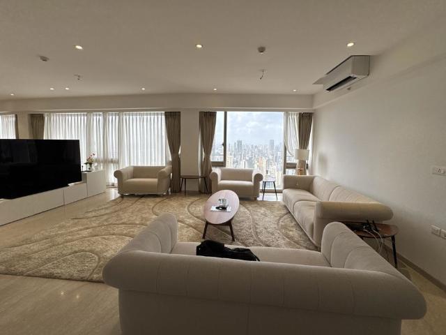 Rental | 4 BHK + Servant Room,Extra Room 2370 Sq.Ft. Apartment in Lodha The Park Side