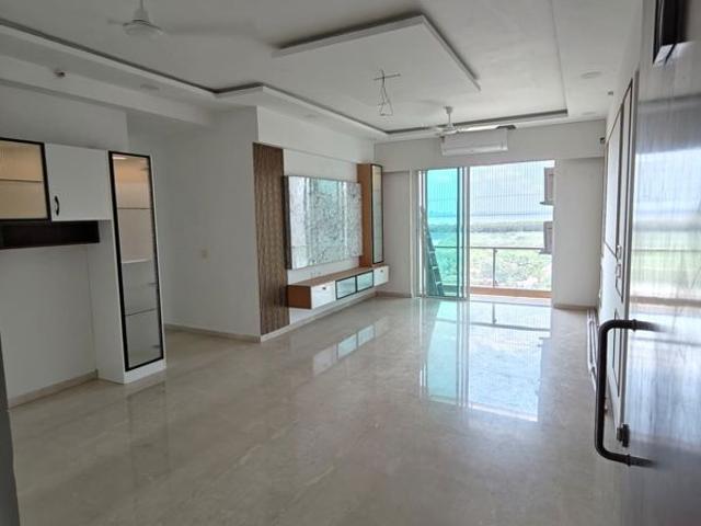 Rental | 4 BHK + Servant Room,Extra Room 2400 Sq.Ft. Apartment in Seawoods