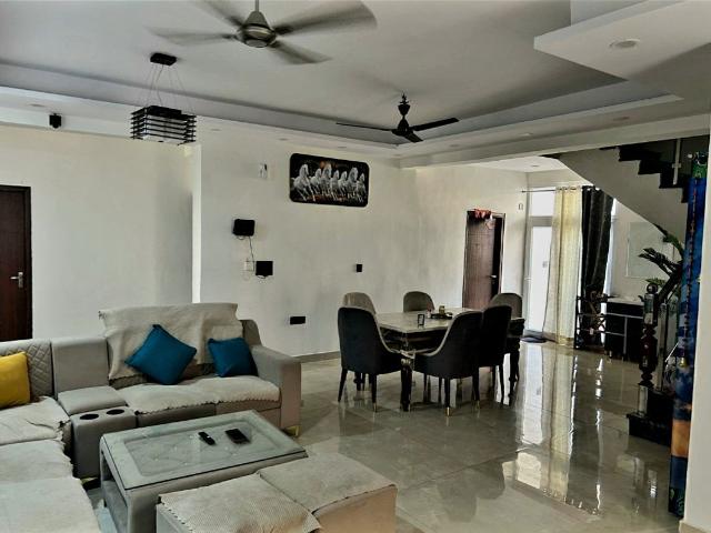 Rental | 4 BHK + Servant Room,Extra Room 3030 Sq.Ft. Apartment in Dasnac Burj
