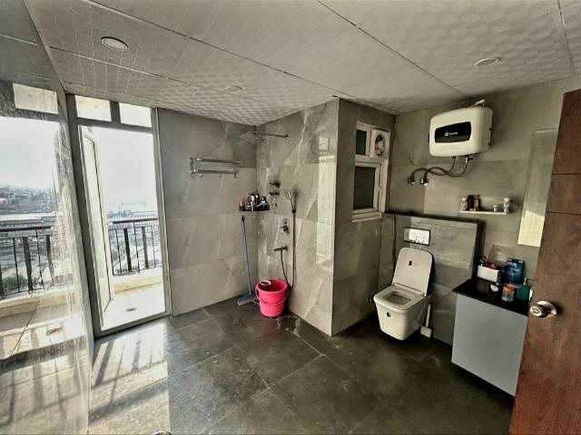 Rental | 4 BHK + Servant Room,Extra Room 4100 Sq.Ft. Apartment in Omaxe The Forest
