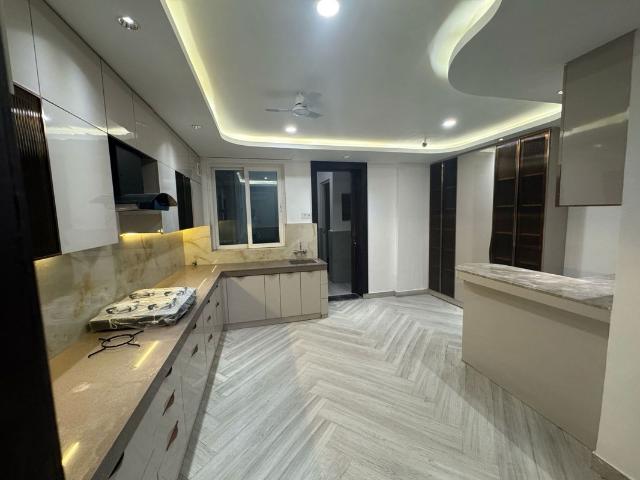 Rental | 4 BHK + Servant Room,Extra Room 4654 Sq.Ft. Apartment in 3C Lotus 300