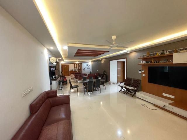 Rental | 4 BHK + Servant Room,Store Room 7400 Sq.Ft. Apartment in Mantri Altius