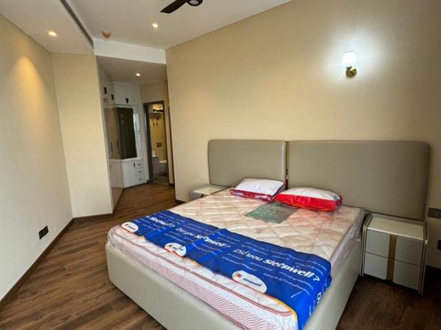Rental | 4 BHK + Servant Room,Study Room 100 Sq.Ft. Apartment in Sunworld Vanalika