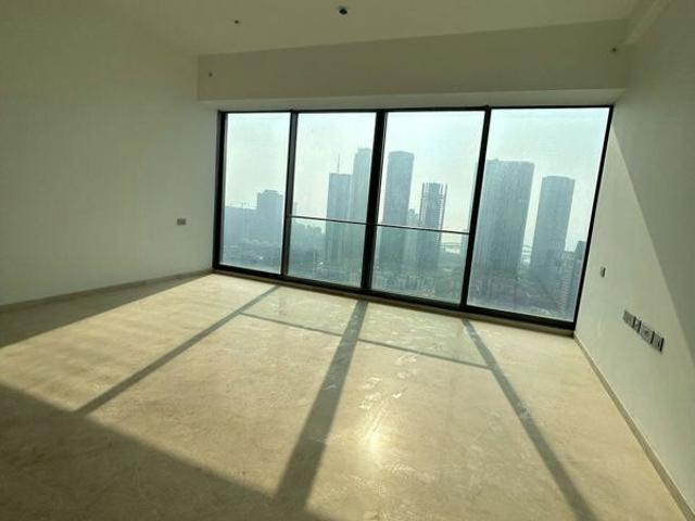 Rental | 4 BHK + Servant Room,Study Room 1586 Sq.Ft. Apartment in Rustomjee Crown
