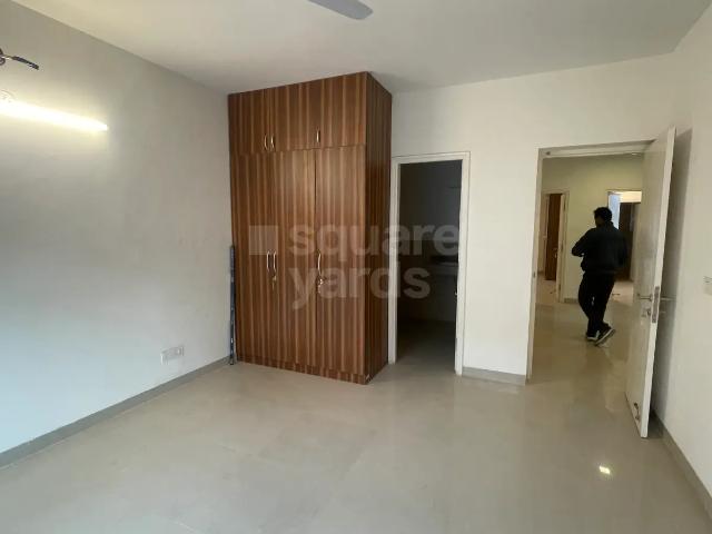Rental | 4 BHK + Servant Room,Study Room 2000 Sq.Ft. Apartment in Emaar Emerald Floors Premier