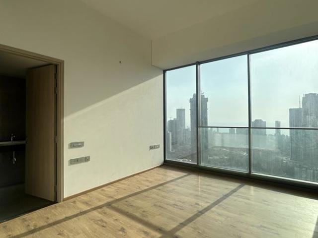 Rental | 4 BHK + Servant Room,Study Room 2198 Sq.Ft. Apartment in Rustomjee Crown