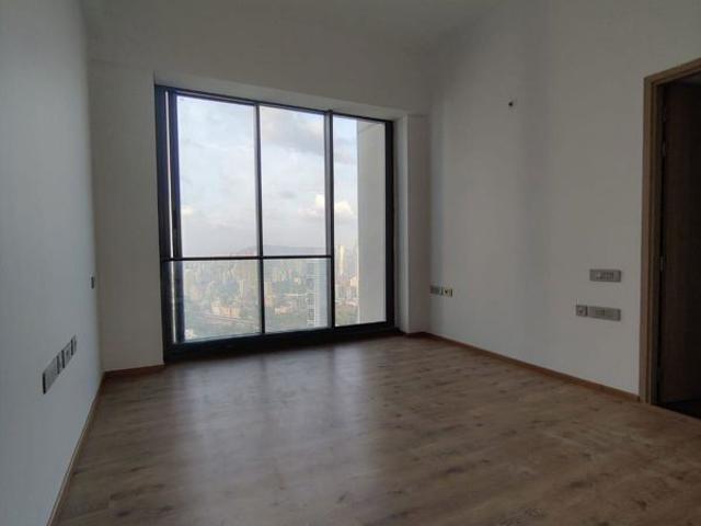 Rental | 4 BHK + Servant Room,Study Room 2560 Sq.Ft. Apartment in Rustomjee Crown