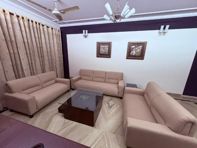 Rental | 4 BHK + Servant Room,Study Room 3300 Sq.Yd. Apartment in Hextax Commune