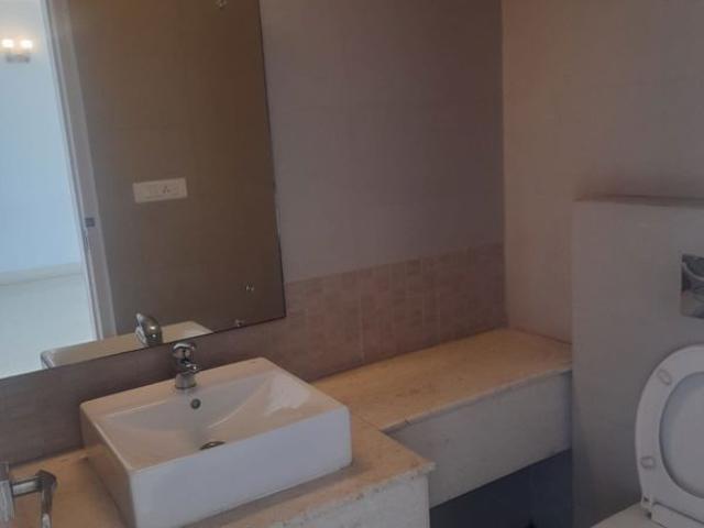 Rental | 4 BHK + Servant Room,Study Room 3800 Sq.Ft. Apartment in Emaar The Palm Drive The Sky Terraces