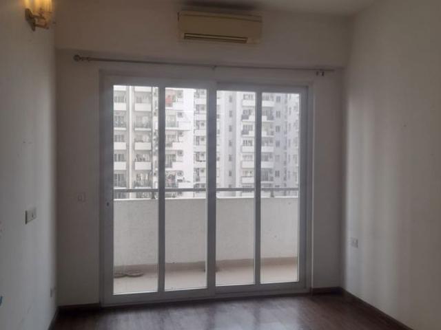 Rental | 4 BHK + Servant Room,Study Room 3800 Sq.Ft. Apartment in Emaar The Palm Drive The Sky Terraces