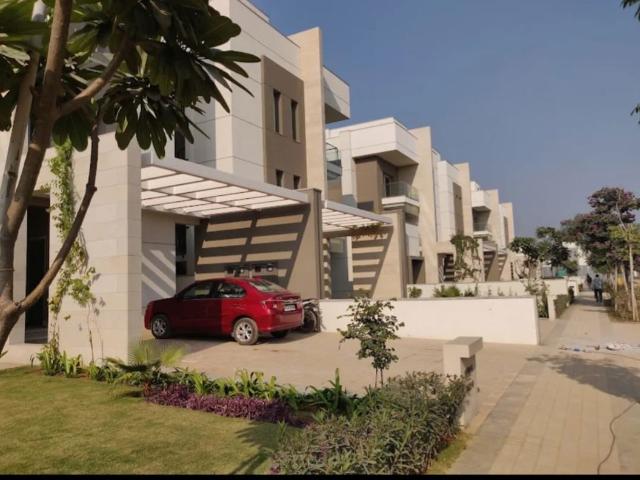 Rental | 4 BHK + Servant Room,Study Room 600 Sq.Yd. Villa in Sobha International City Phase 2