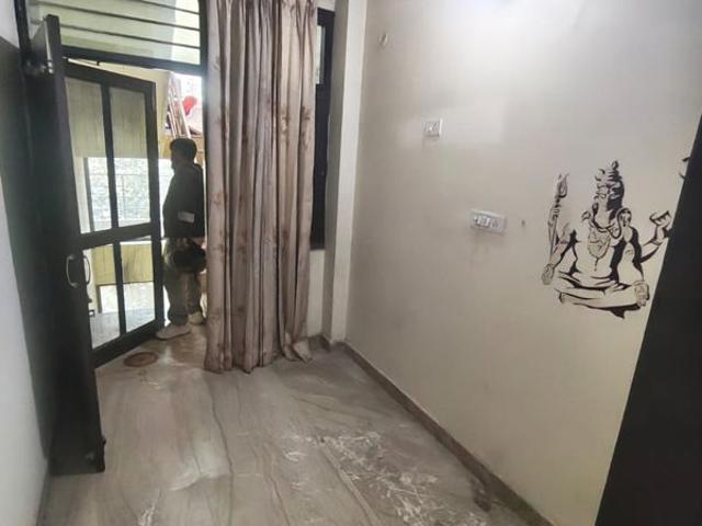 Rental | 4 BHK + Servant Room,Study Room,Basement,Store Room 250 Sq.Yd. Apartment in DLF Atria