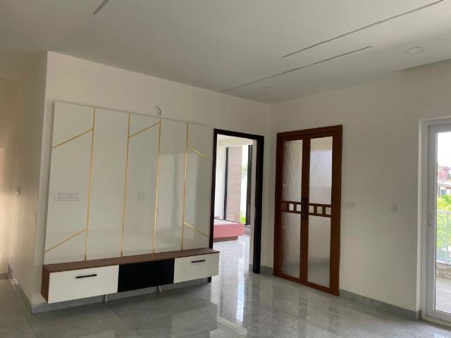 Rental | 4 BHK + Servant Room,Study Room,Extra Room 5500 Sq.Ft. Villa in Muppas Indraprastha