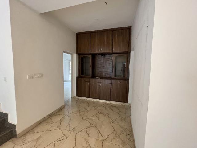 Rental | 4 BHK + Servant Room,Study Room,Extra Room 6000 Sq.Ft. Independent House in DLF Phase IV