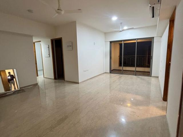 Rental | 4 BHK + Servant Room,Study Room,Extra Room,Basement,Store Room 2400 Sq.Ft. Apartment in Lodha Bellagio