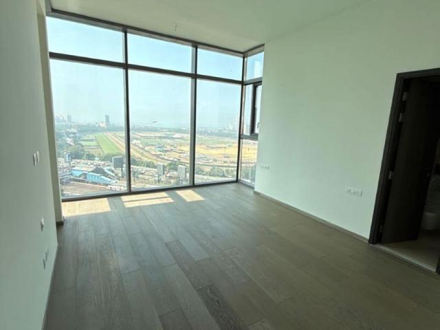 Rental | 4 BHK + Servant Room 1800 Sq.Ft. Apartment in Piramal Mahalaxmi